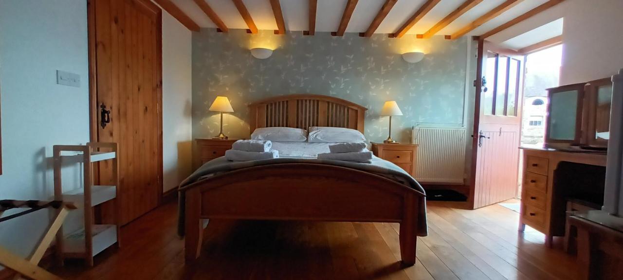 Henllys Estate B And B Llandovery Buitenkant foto